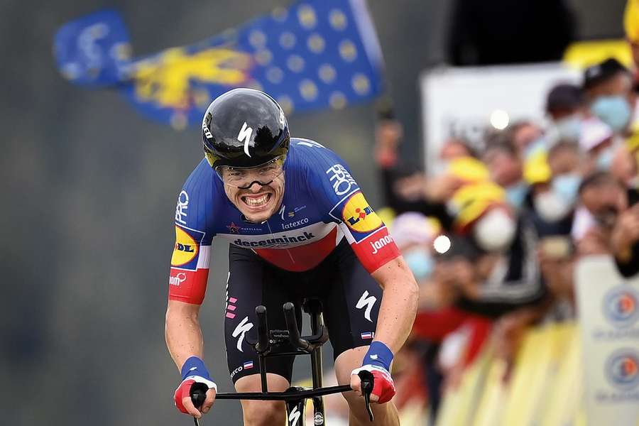 Rémi Cavagna reed de laatste 30 kilometer van de eerste etappe aan kop