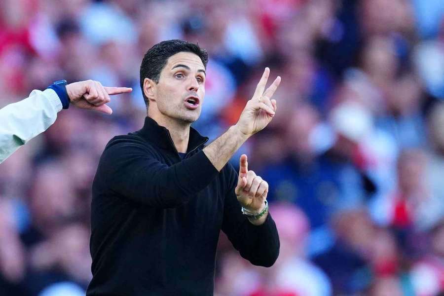 Mikel Arteta on the touchline