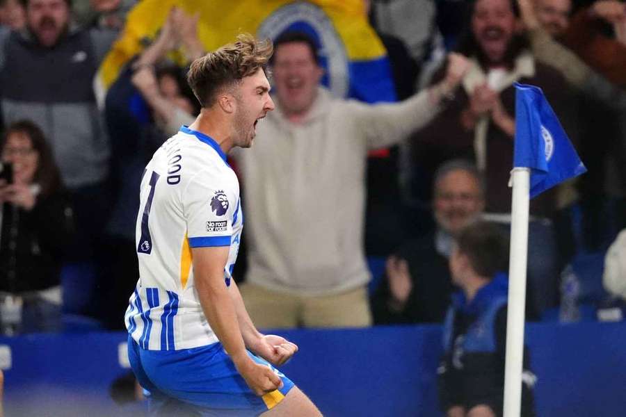 Brighton oslavuje veľké víťazstvo proti Liverpoolu.