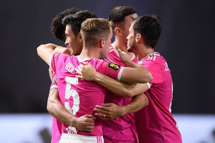 Porcinos confirma hegemonia na Kings & Queens League Porcinos confirma hegemonia na Kings & Queens League