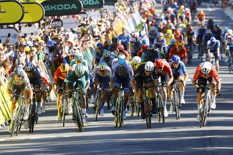 Groenewegen wygrał 6. etap Tour de France, Tadej Pogacar nadal liderem