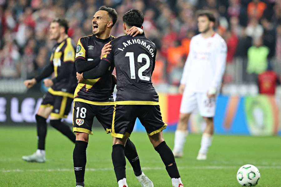 Álvaro e Ilias, celebrando