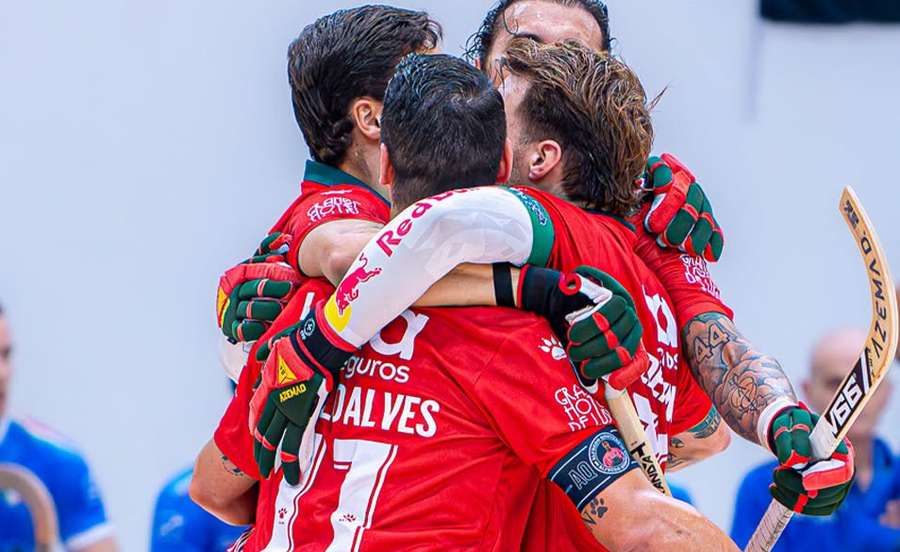 Jogadores de Portugal festejam a vitória diante de Itália Jogadores de Portugal festejam a vitória diante de Itália