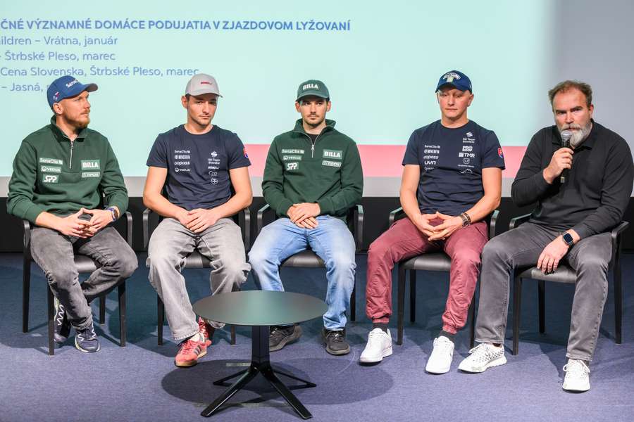 Žampovci na tlačovej konferencii. Žampovci na tlačovej konferencii.