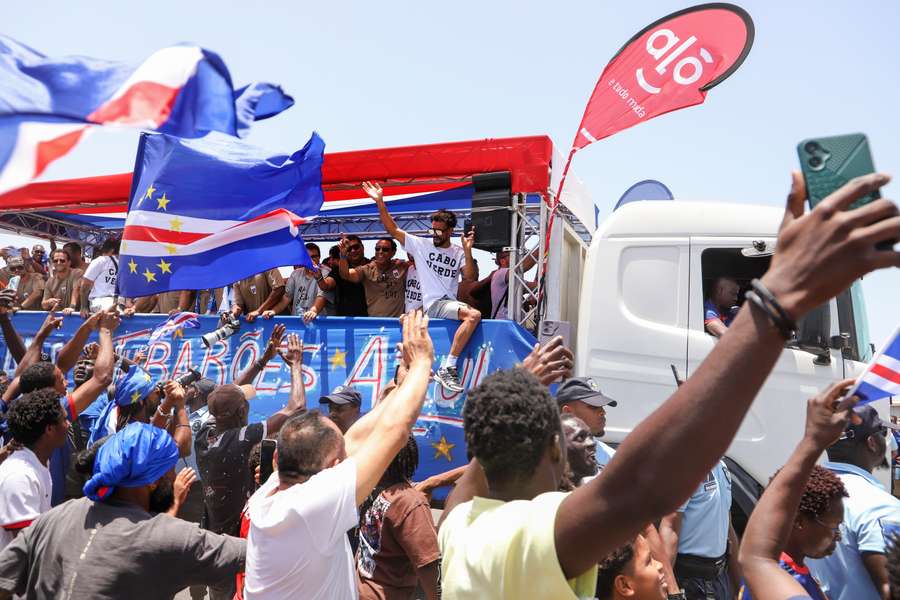 Comitiva de Cabo Verde recebida em festa Comitiva de Cabo Verde recebida em festa