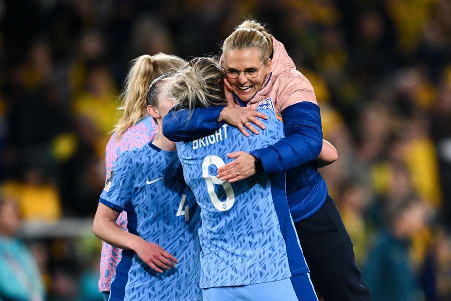 Sarina Wiegman na de gewonnen halve finale op het WK