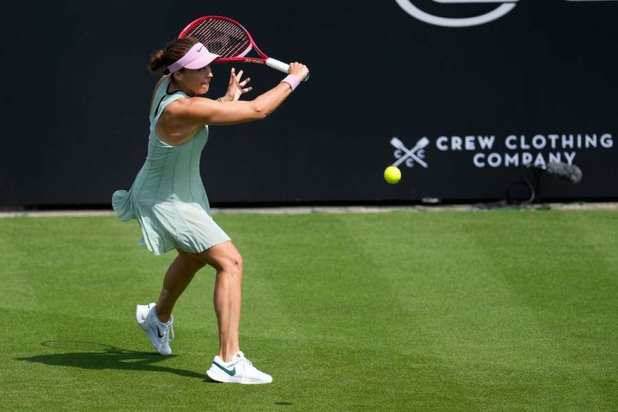 Maria setzt zu ihrem gefürchteten Slice an