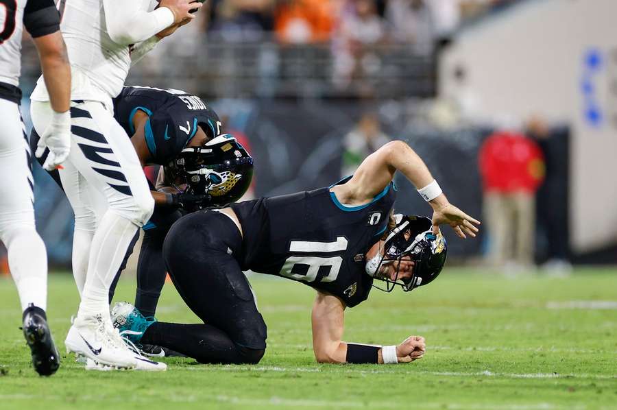 NFL: Jaguars verlieren und bangen um Quarterback Lawrence