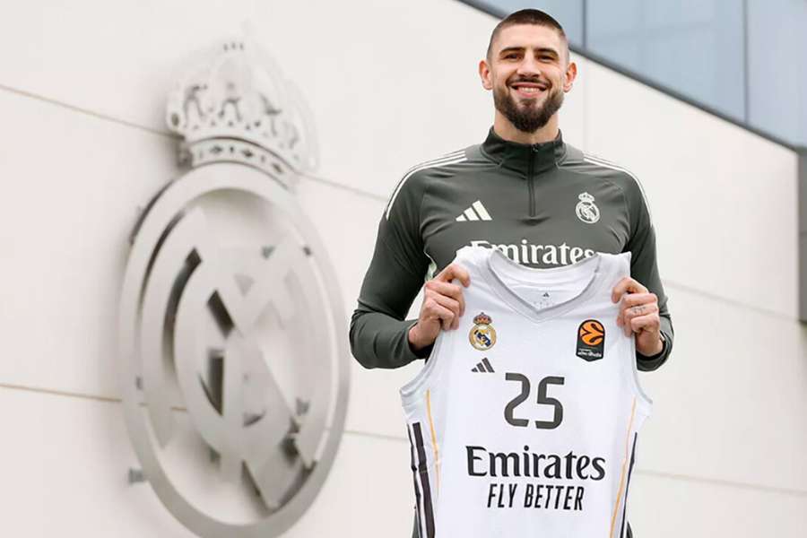 Oficial Alex Len, nuevo jugador del Real Madrid Oficial Alex Len, nuevo jugador del Real Madrid