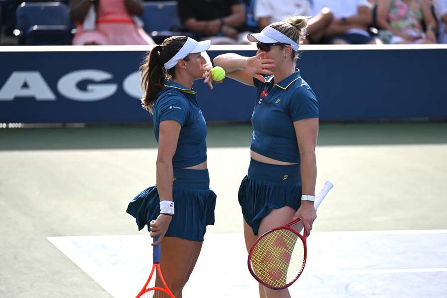 Luisa Stefani e Dabrowski bateram na "rede" na disputa pelo título em Nova York Luisa Stefani e Dabrowski bateram na "rede" na disputa pelo título em Nova York