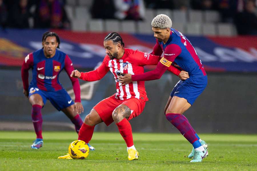 Lance del Barcelona-Atlético de Madrid de la temporada pasada en Montjuïc