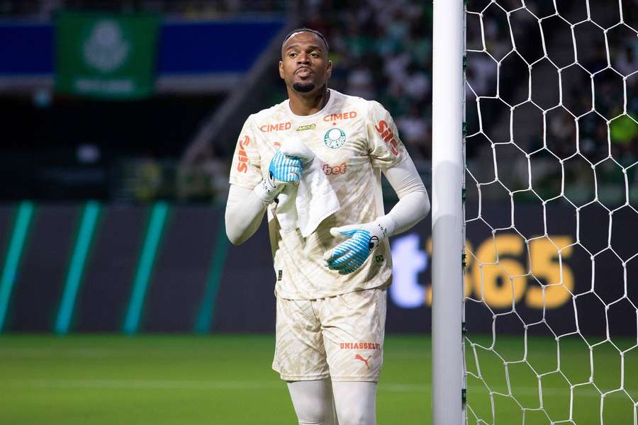 Carlos Miguel assumiu a titularidade do Palmeiras