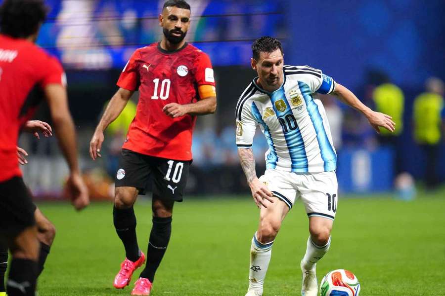 Cupa Mondială 2026 | Argentina lui Messi trece dramatic de Egiptul lui Salah, după ce a fost condusă cu 2-0 Cupa Mondială 2026 | Argentina lui Messi trece dramatic de Egiptul lui Salah, după ce a fost condusă cu 2-0