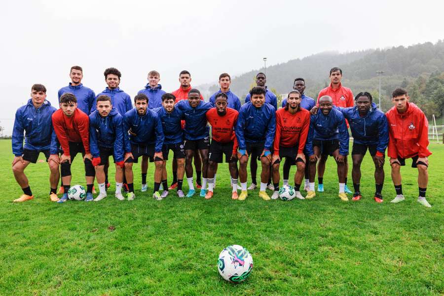 O plantel do Vilar de Perdizes que vai defrontar o FC Porto O plantel do Vilar de Perdizes que vai defrontar o FC Porto