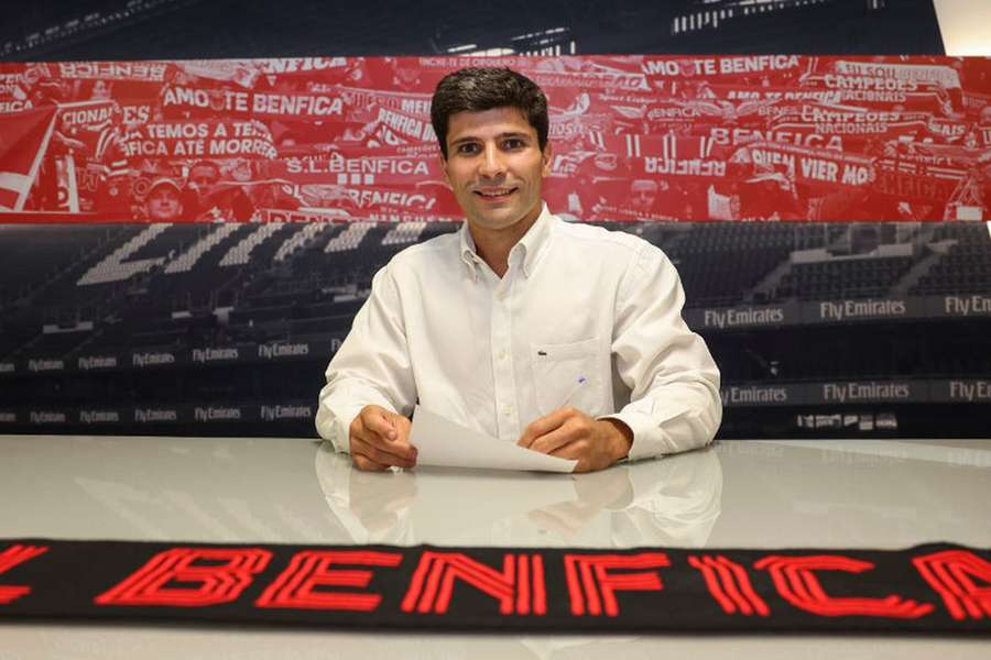 Bélone Moreira vai para a 11.ª temporada no Benfica