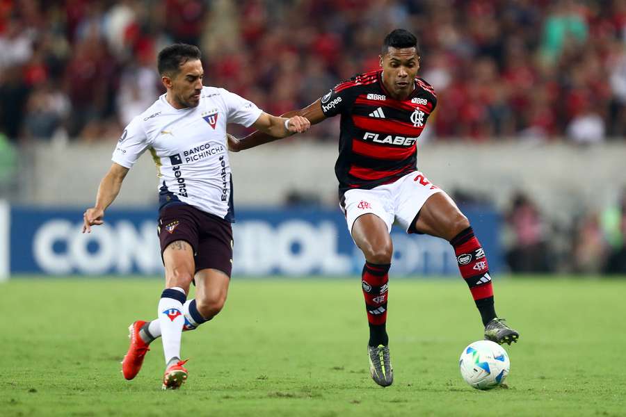 Flamengo não deu chance à LDU no Maracanã Flamengo não deu chance à LDU no Maracanã