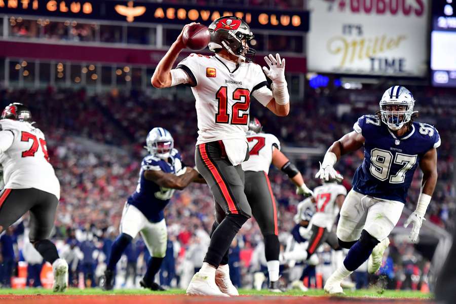 NFL: Cowboys derrubam Buccaneers de Brady e avançam nos playoffs