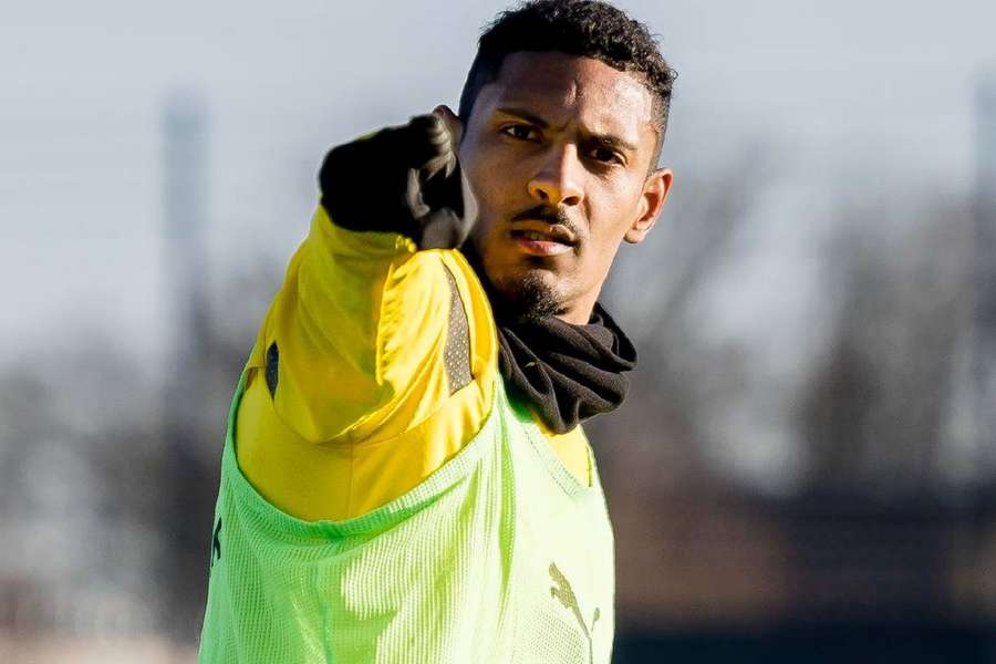 Haller é um dos destaques do Borussia em série invicta