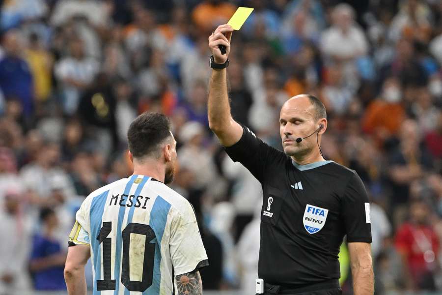 Messi criticou Antonio Mateu Lahoz 