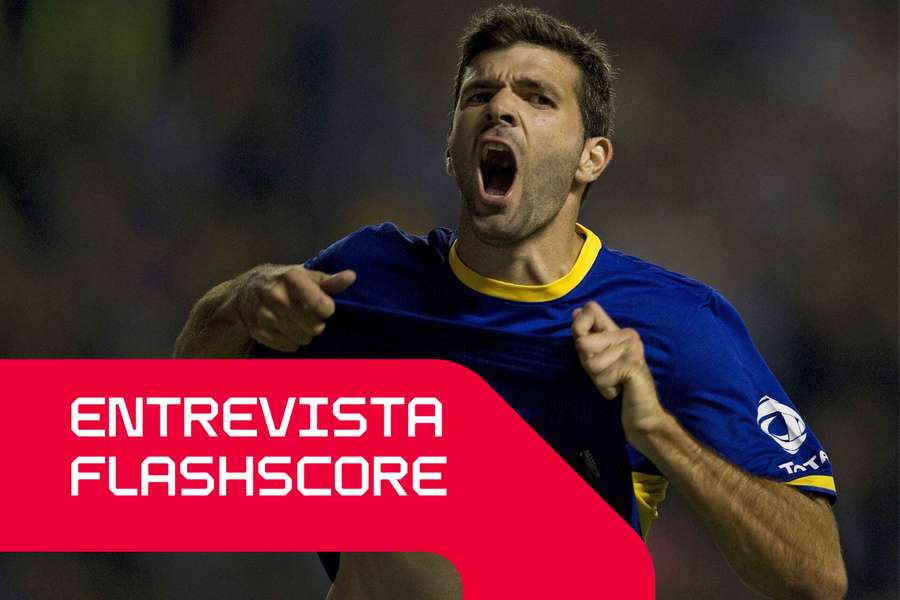 Gigliotti celebra um golo pelo Boca Juniors frente ao Godoy Cruz