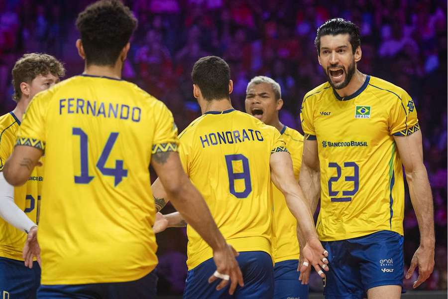 Brasil fez grande jogo contra a então líder Polônia