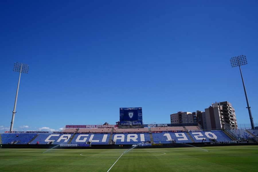 Současný domov Cagliari má kapacitu přibližně 16 tisíc míst. Současný domov Cagliari má kapacitu přibližně 16 tisíc míst.