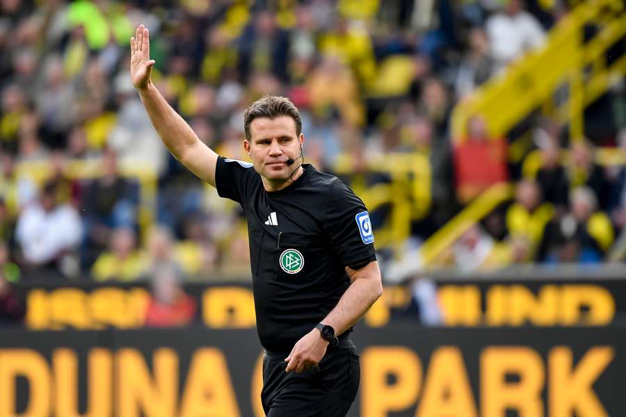 Brych pondrá fin a su carrera como árbitro el sábado Brych pondrá fin a su carrera como árbitro el sábado