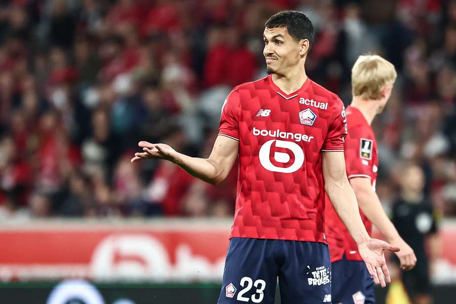 Aissa Mandi in action for Lille