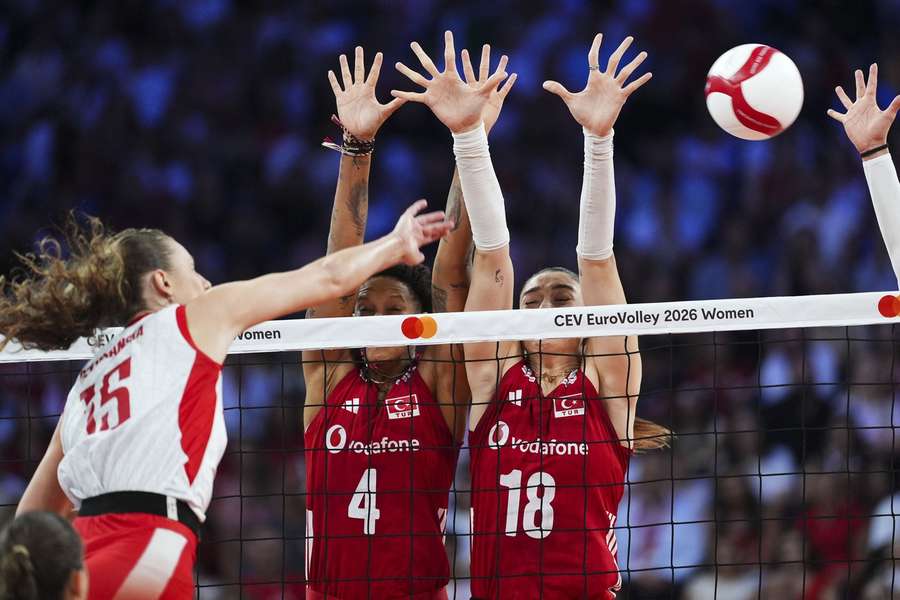 Stambuł zdobyty po tie-breaku, Polki wciąż niepokonane podczas Eurovolley