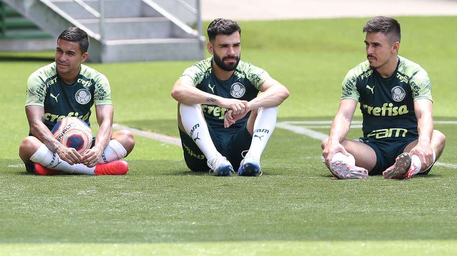 Bruno Henrique (ao centro) nunca enfrentou o Palmeiras depois de jogar pelo Verdão