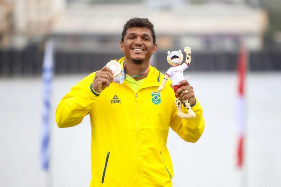 O quatro vezes medalhista olímpico foi superado por atletas que mostraram melhor ritmo