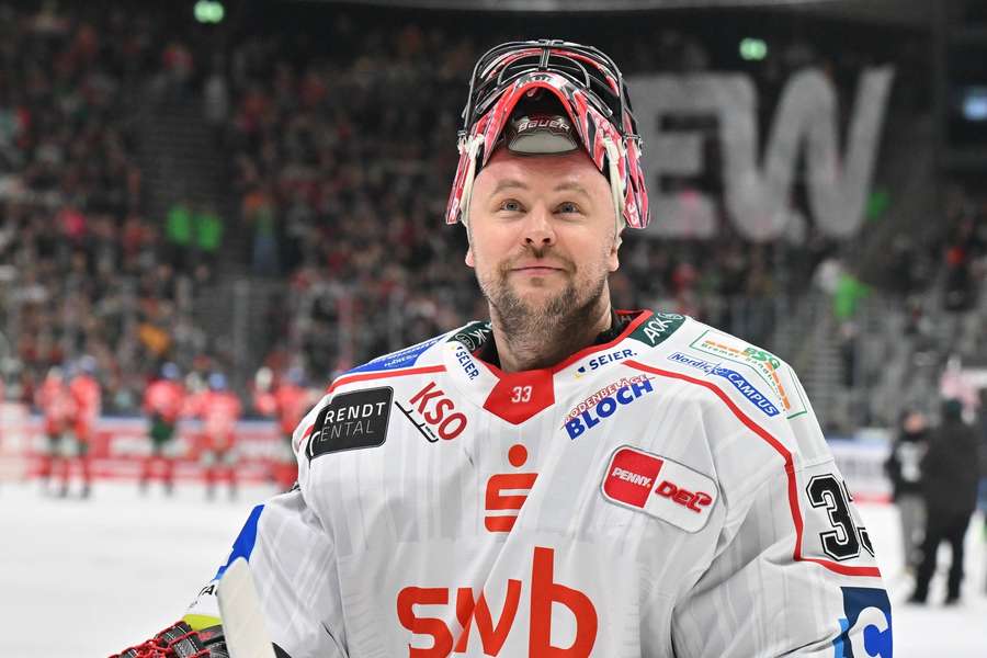 Hudáček sa vrátil do bránky svojho tímu. Hudáček sa vrátil do bránky svojho tímu.