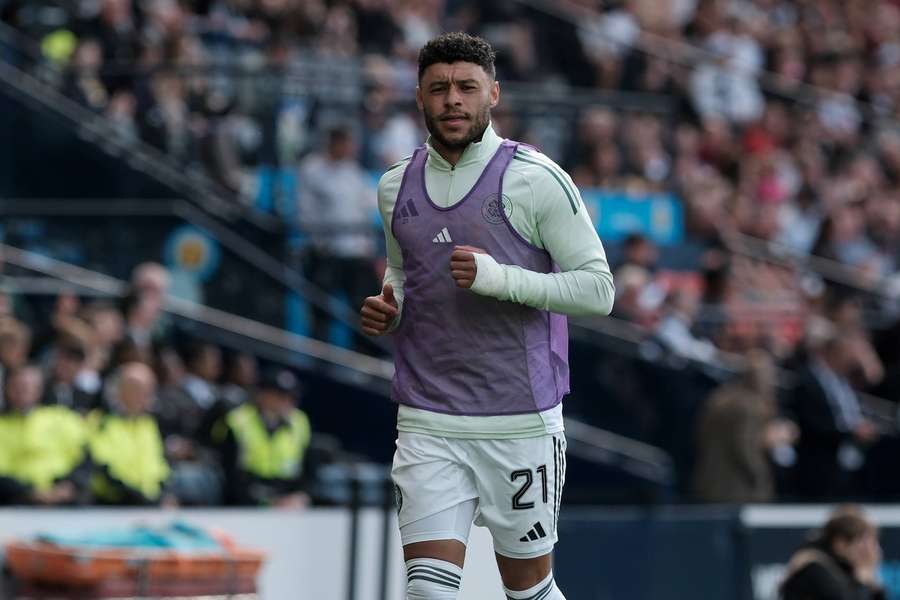 Celtic extend Alex Oxlade-Chamberlain contract