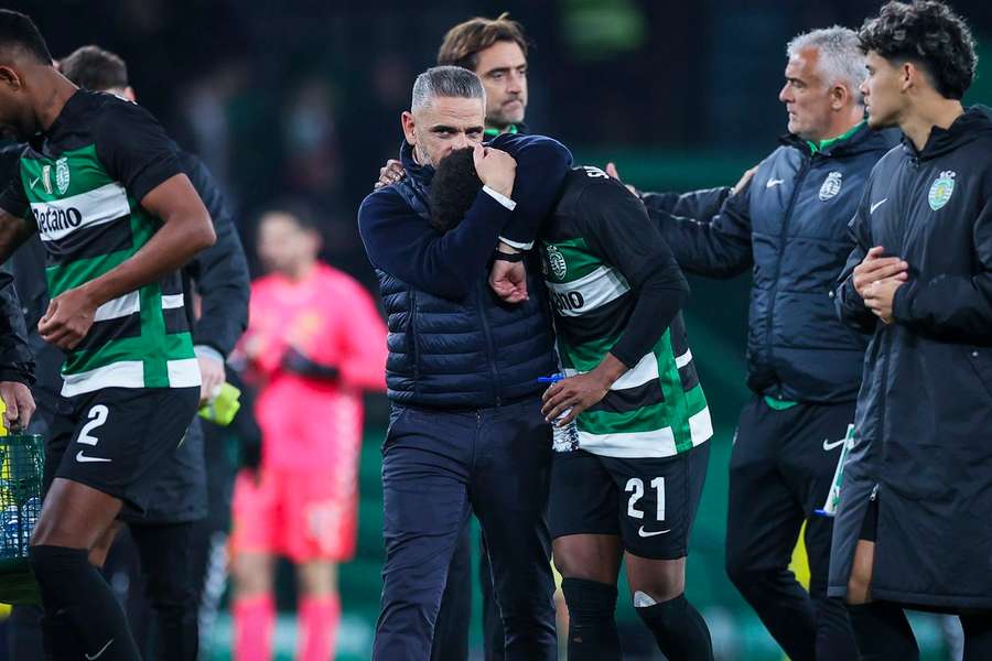 Geny Catamo lesionou-se frente ao Farense