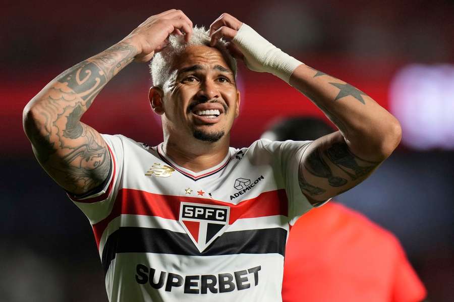O São Paulo se complicou em jogo ganho no MorumBIS