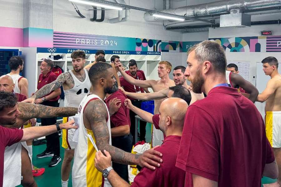 La selección de baloncesto se la juega