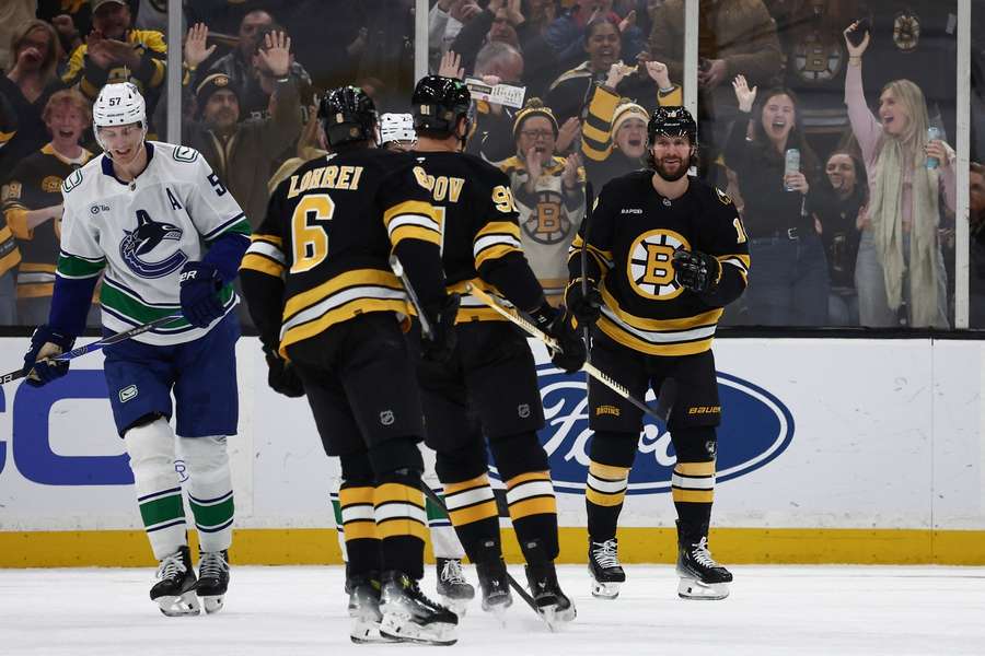 Zacha proti Vancouveru zaznamenal gól na 2:2.