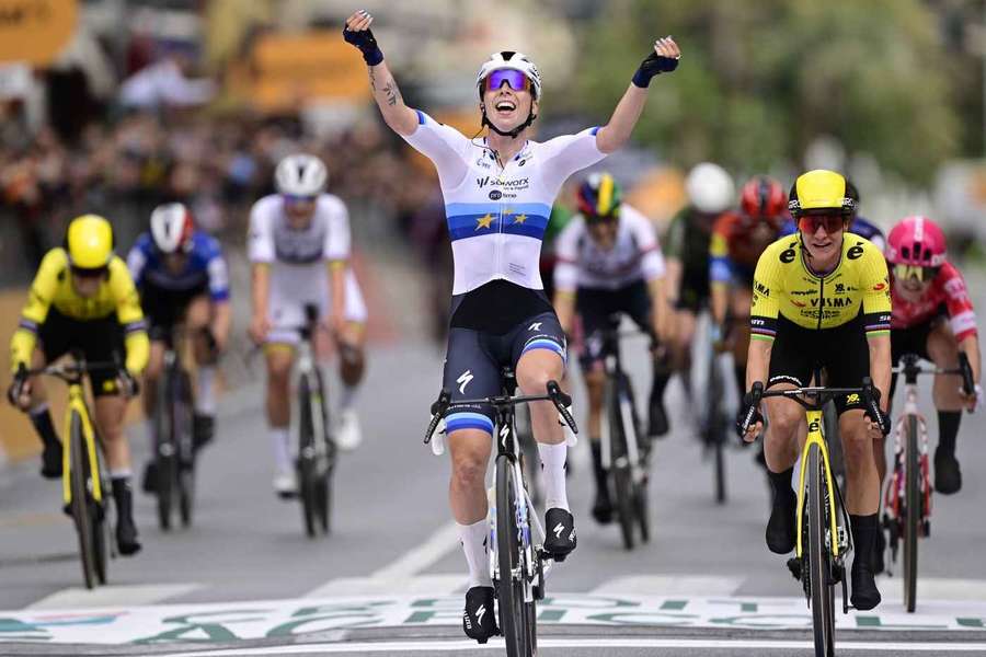 Lorena Wiebes gana al esprint la clásica femenina de la Milán-San Remo