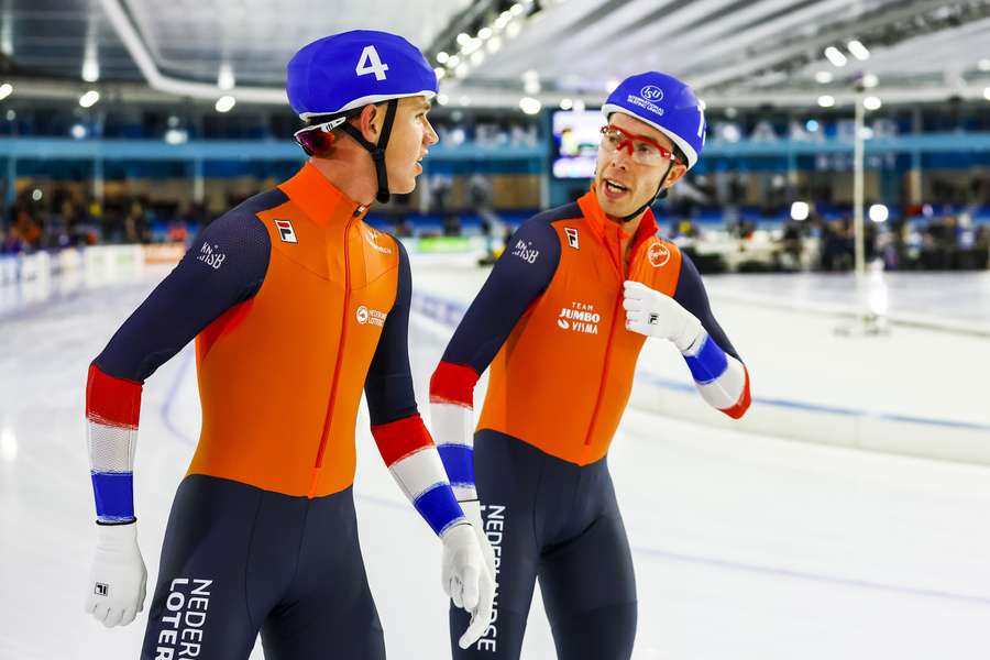 Jorrit Bergsma en Bart Hoolwerf op WK afstanden in Heerenveen naar finale massastart