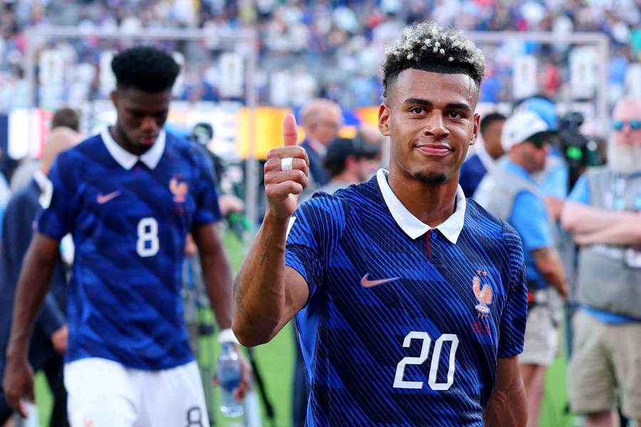 Le statut de favoris des Bleus "ne fait pas gagner les matchs" rappelle Doué
