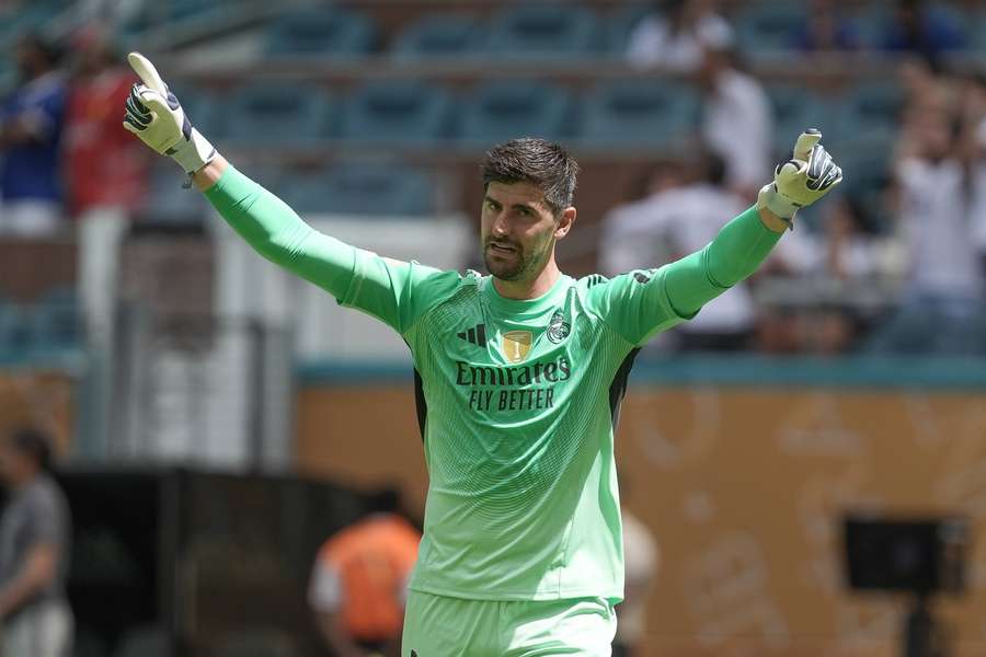 Jednání o nové smlouvě pro brankáře Thibauta Courtoise v Realu Madrid jdou do finiše.