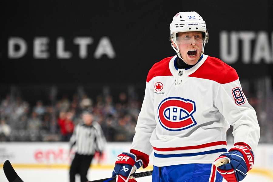 Laine zaokrúhlil počet svojich duelov v základnej časti NHL.
