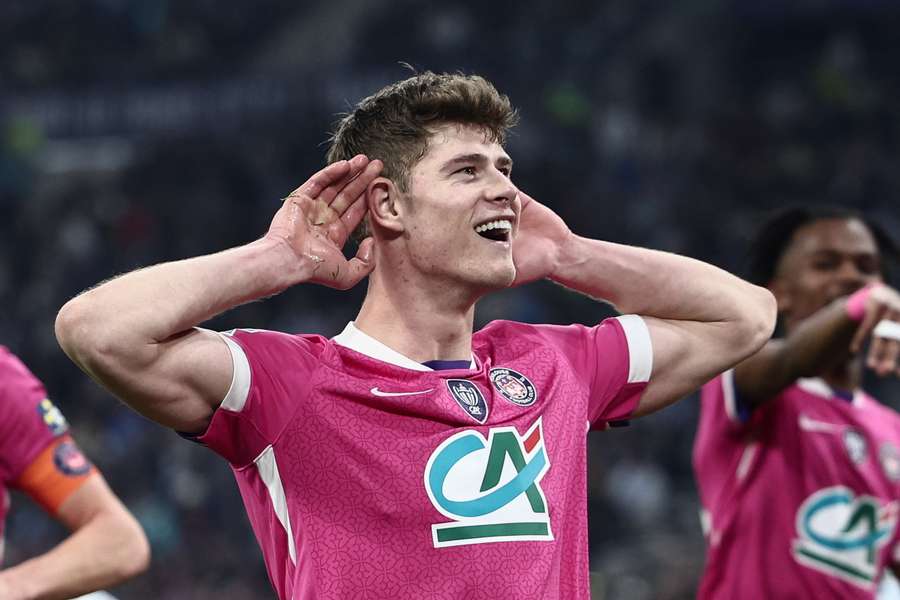 Toulouse's English defender Charlie Cresswell celebrates after scoring against Marseille Toulouse's English defender Charlie Cresswell celebrates after scoring against Marseille