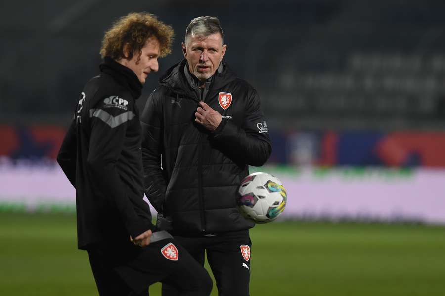 Jaroslav Šilhavý a Alex Král na tréninku národního týmu.