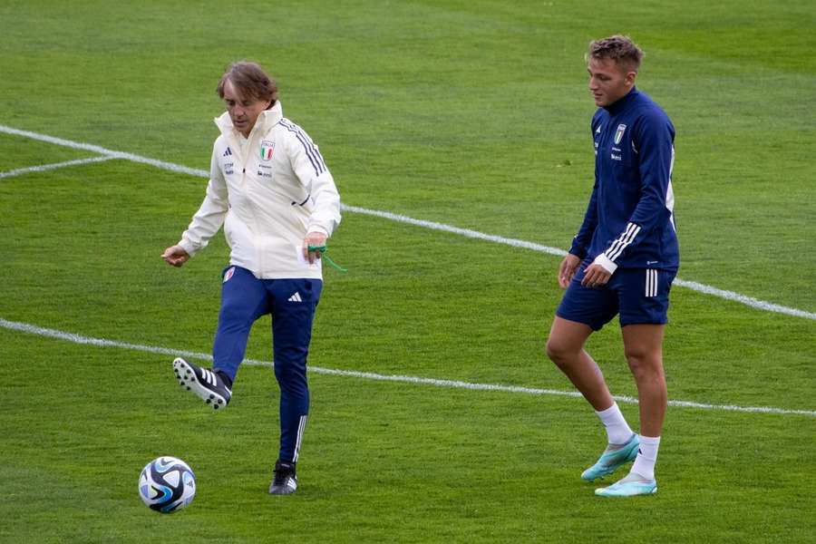 Roberto Mancini e Mateo Retegui