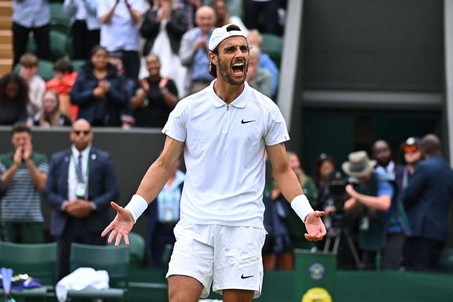 Lorenzo Musetti hraje svůj životní Wimbledon.