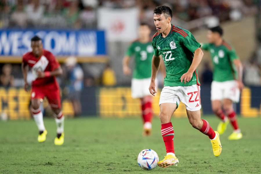 Lozano's late strike gives Mexico victory over Peru