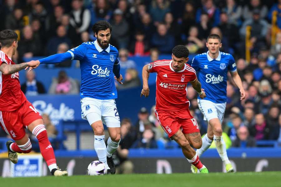 André Gomes deixa o Everton após terminar contrato