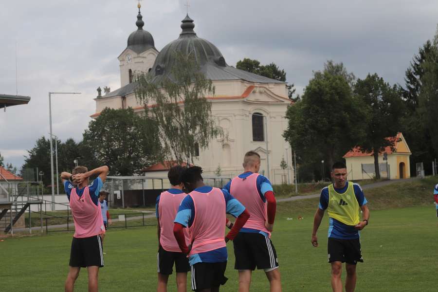 Hrozí pád do divize? České Budějovice jsou v azylu, kouč trénuje dva týmy a odešlo 11 hráčů