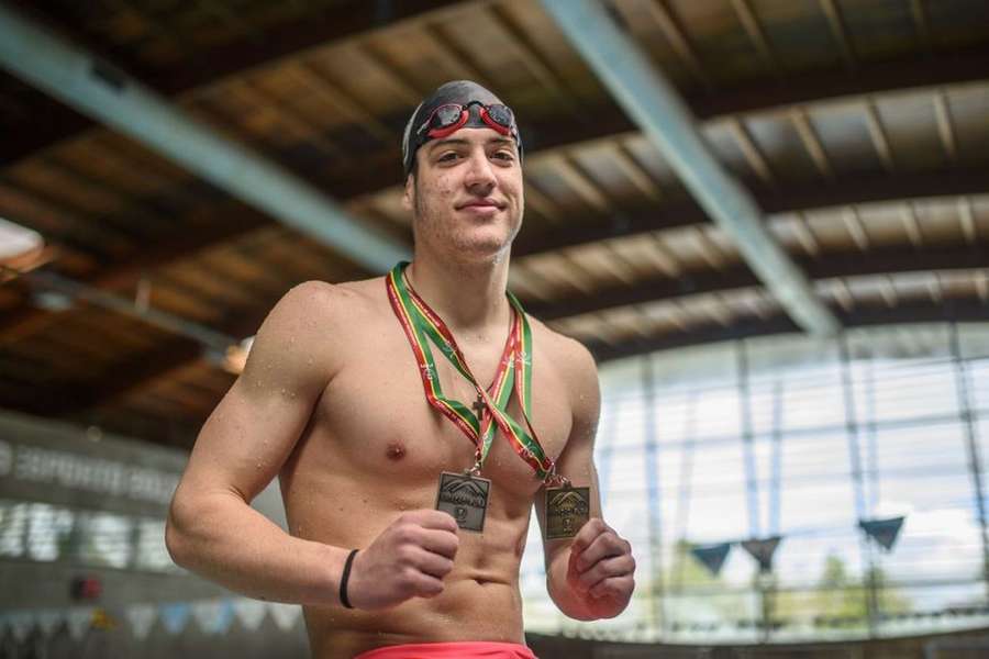 João Costa ajuda a bater recorde nacional dos 4x100